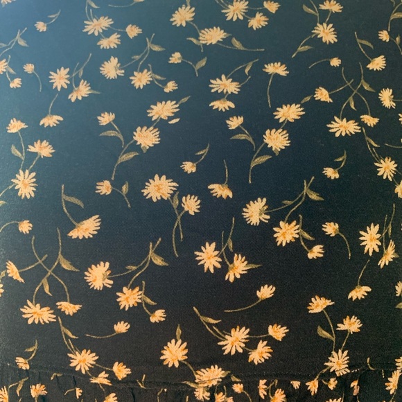 Daisy open back Top - Picture 4 of 4